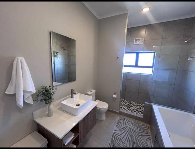 2 BEDROOM HOUSE FOR SALE IN RIETVALLEIRAND